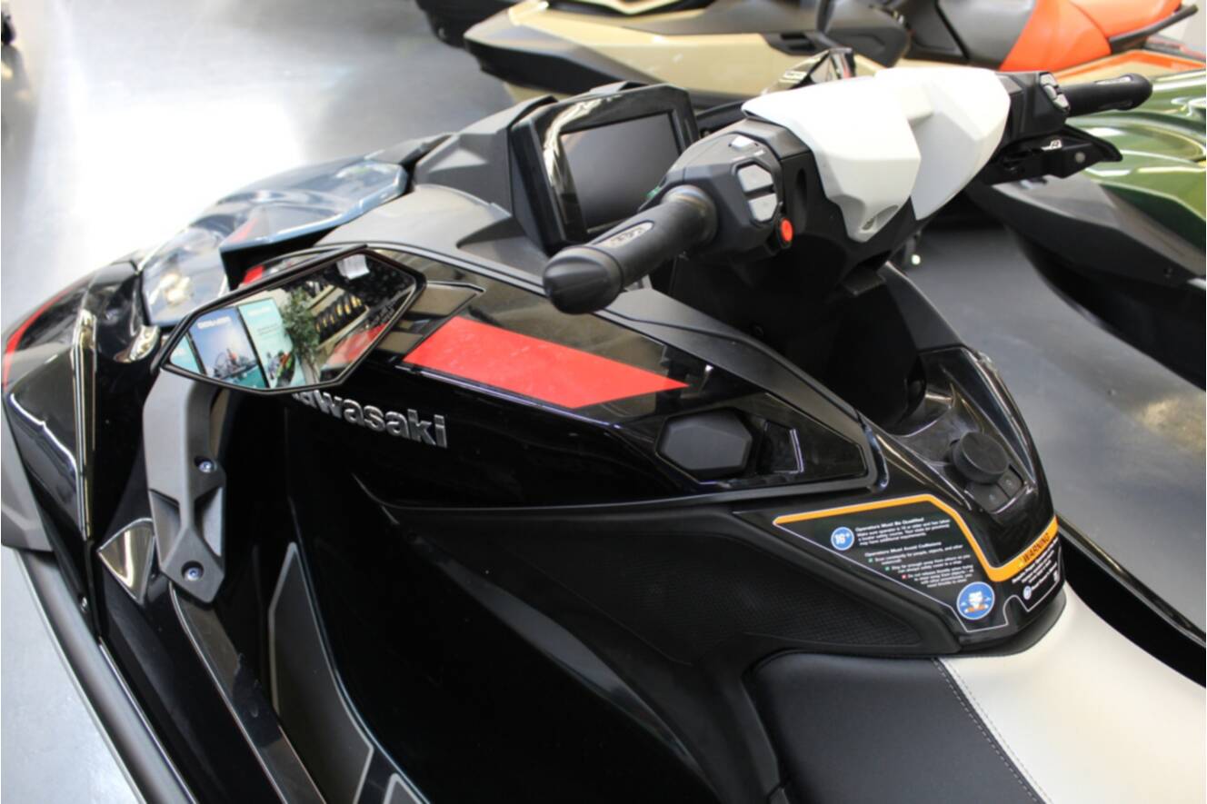 A photo of this 2025 Kawasaki Ultra 160 LX-S