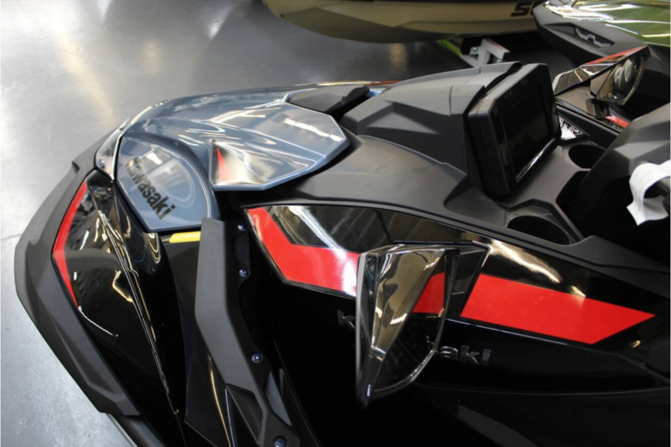 A photo of this 2025 Kawasaki Ultra 160 LX-S