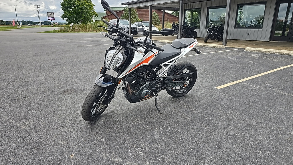 2022 KTM Duke 390 DUKE in Effingham, IL