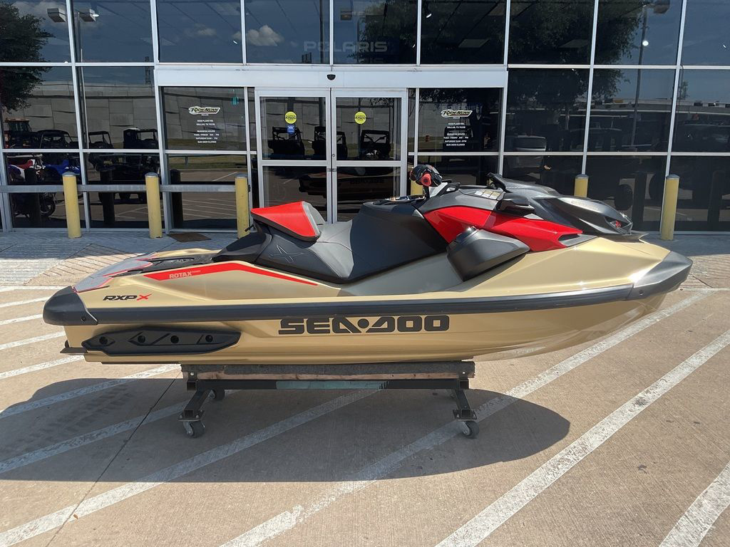 2025 Sea-Doo RXP-X 325 Tech, BRP Premium A, iBR Metallic Tan / La in plano TX