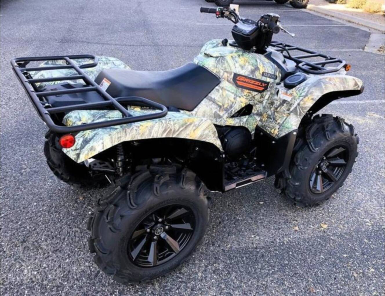 A photo of this 2025 Yamaha Grizzly EPS Camo