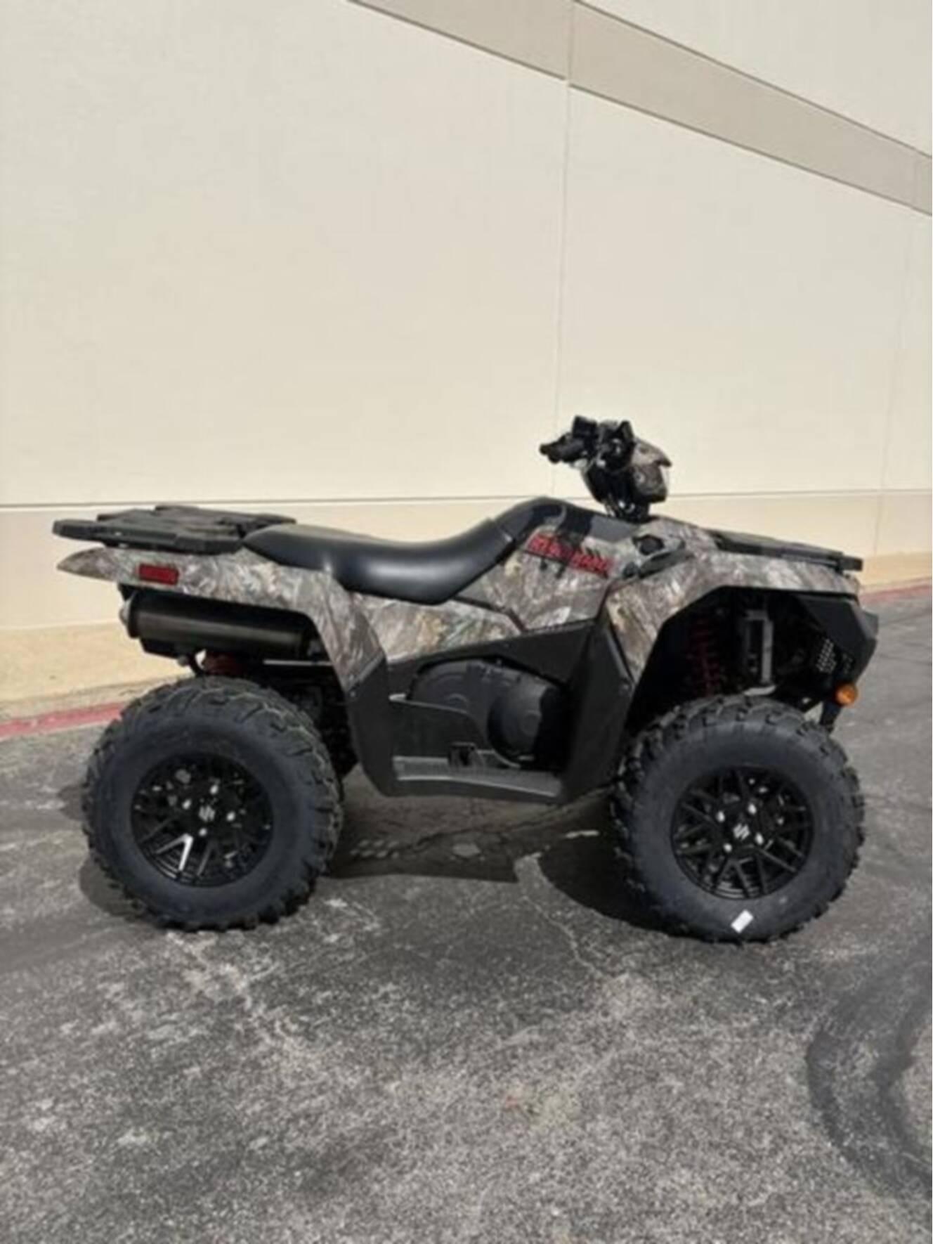 A photo of this 2025 Suzuki KingQuad 500AXi Power Steering SE Camo