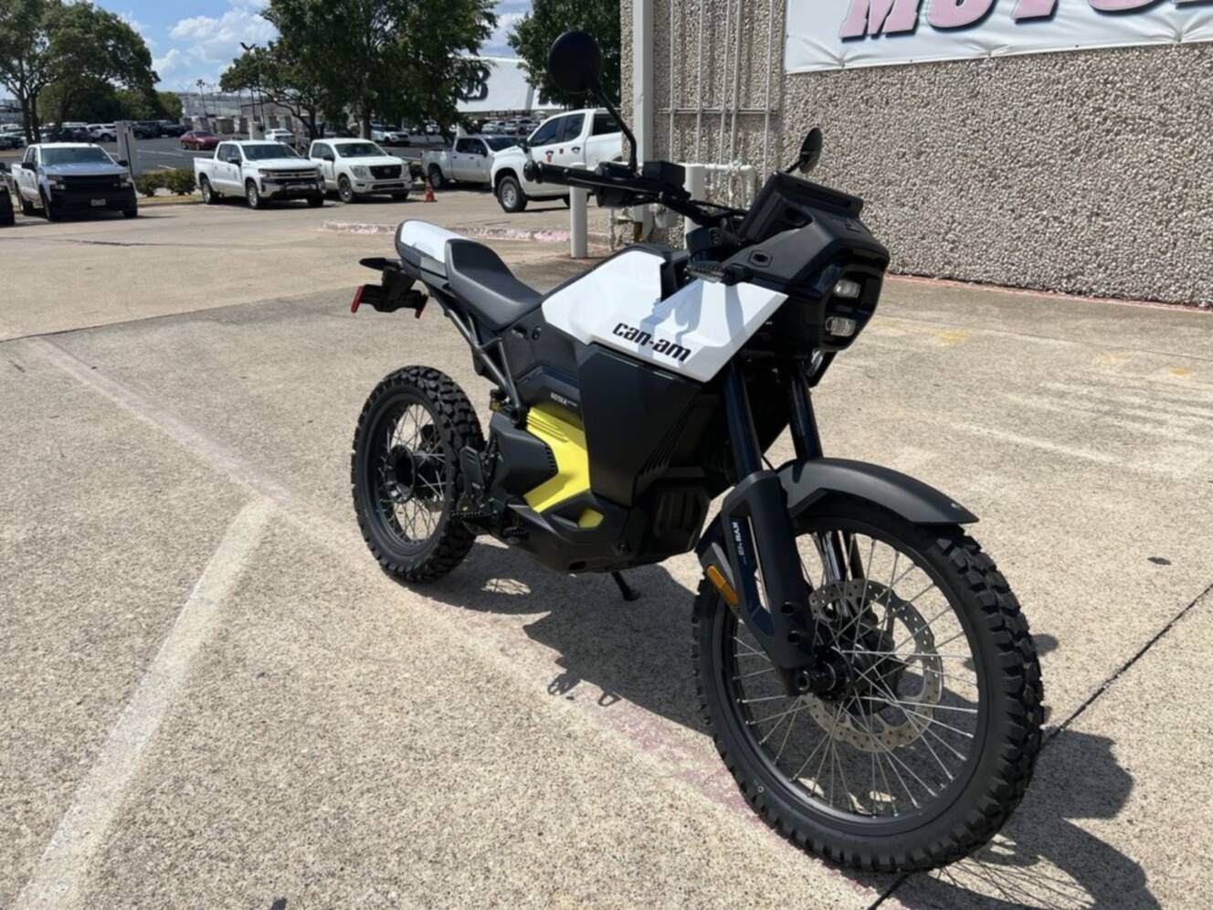 A photo of this 2025 Can-Am Origin White