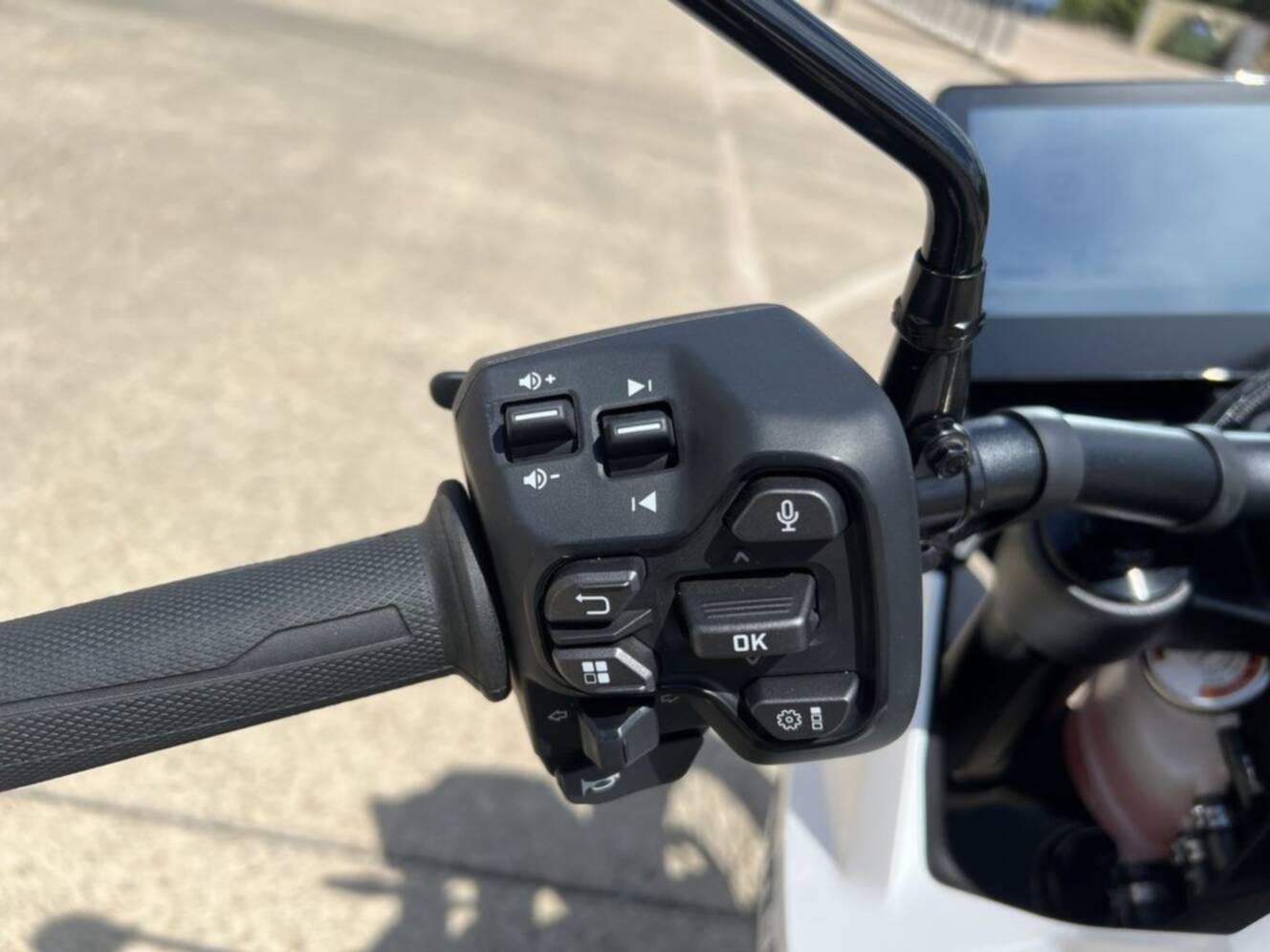 A photo of this 2025 Can-Am Origin White