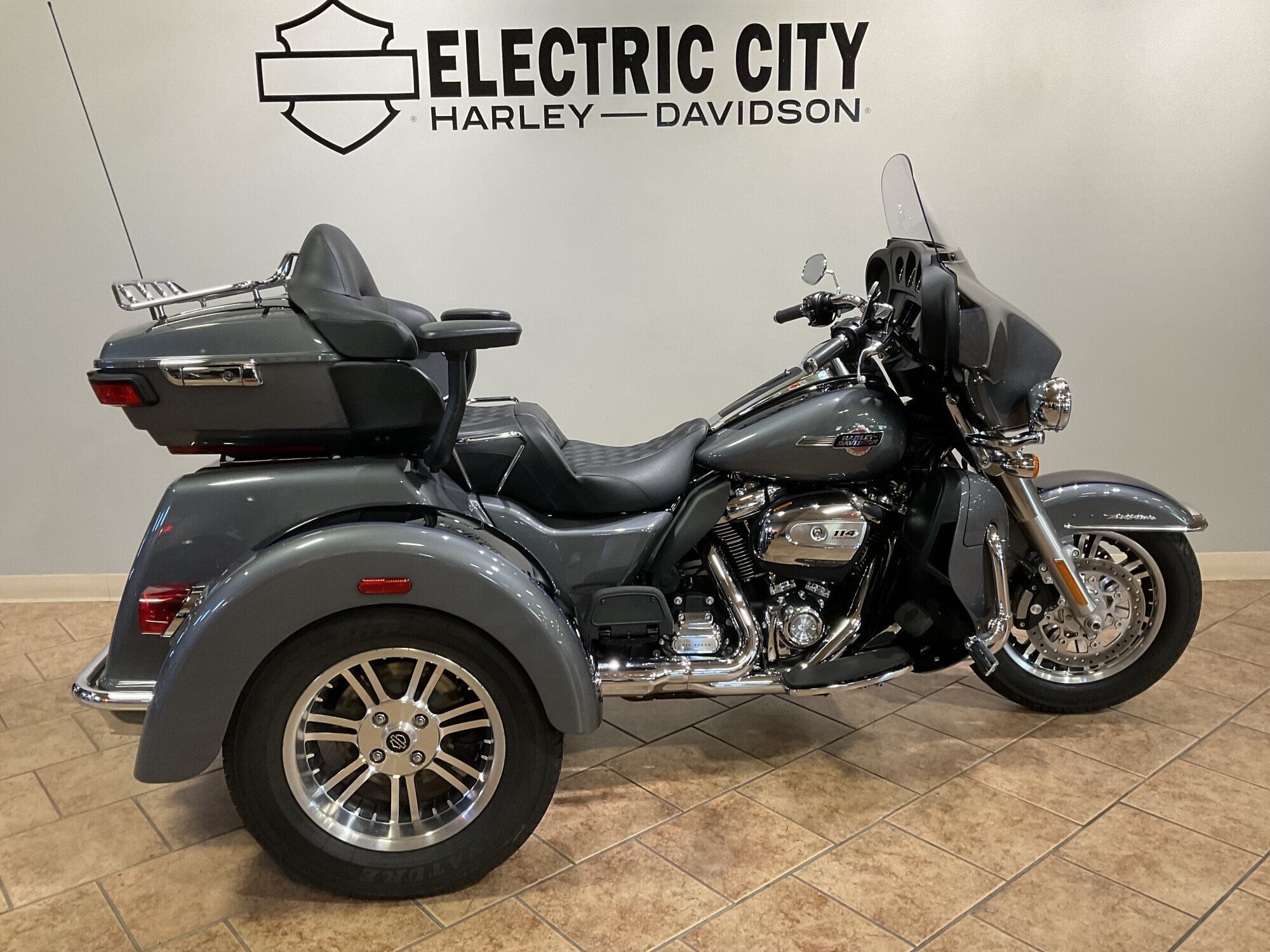 2022 Harley-Davidson Tri Glide Ultra ULTRA CLASSIC in Scranton, PA