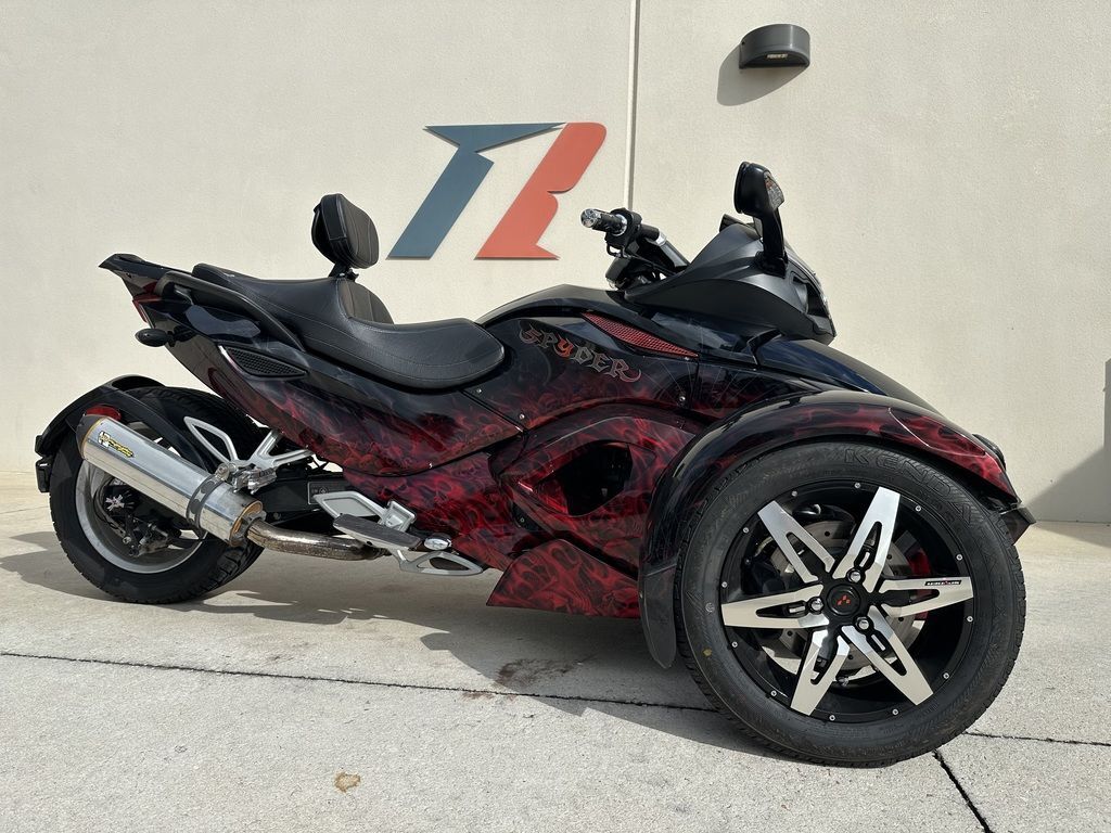 2009 Can-Am Spyder Roadster SE5 in malabar FL