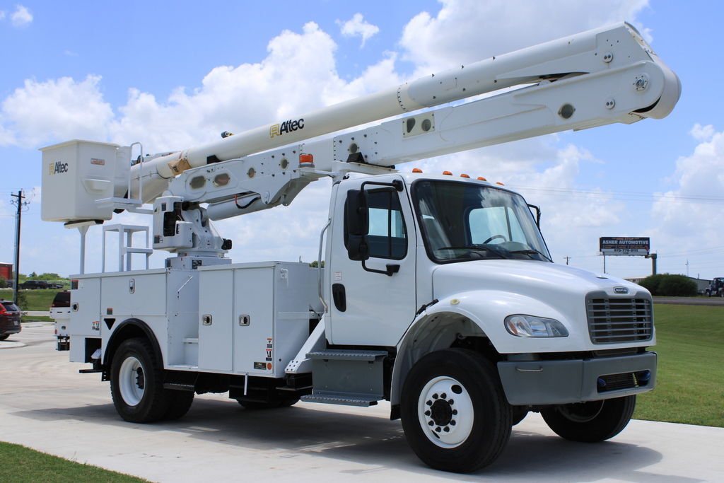 2020 Freightliner M2 4x4 / Altec AA55-MH in Bryan, TX