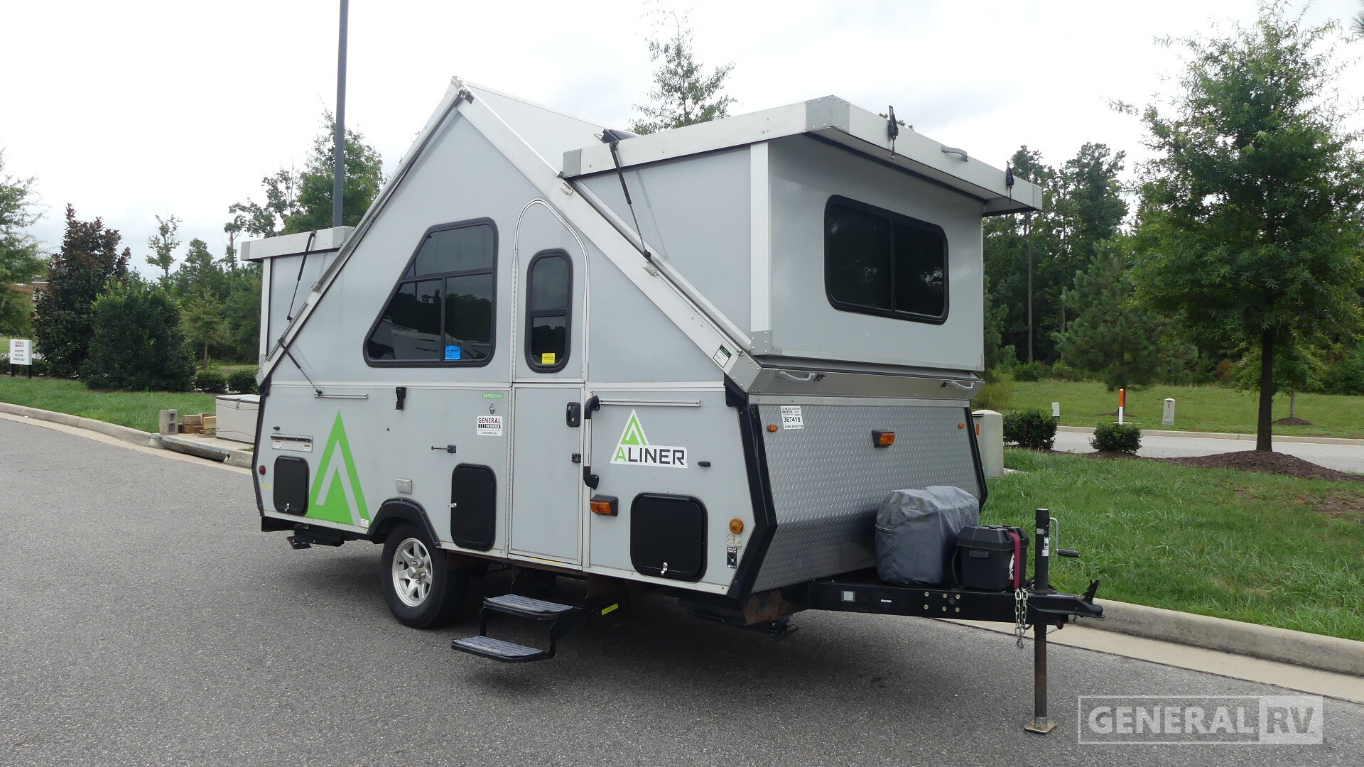 2021 Aliner EXPEDITION Rear Sofa in ashland VA