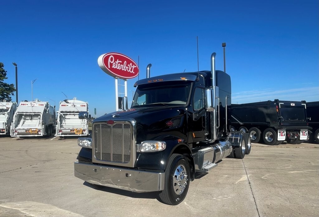 2022 Peterbilt 567 in Strafford, MO