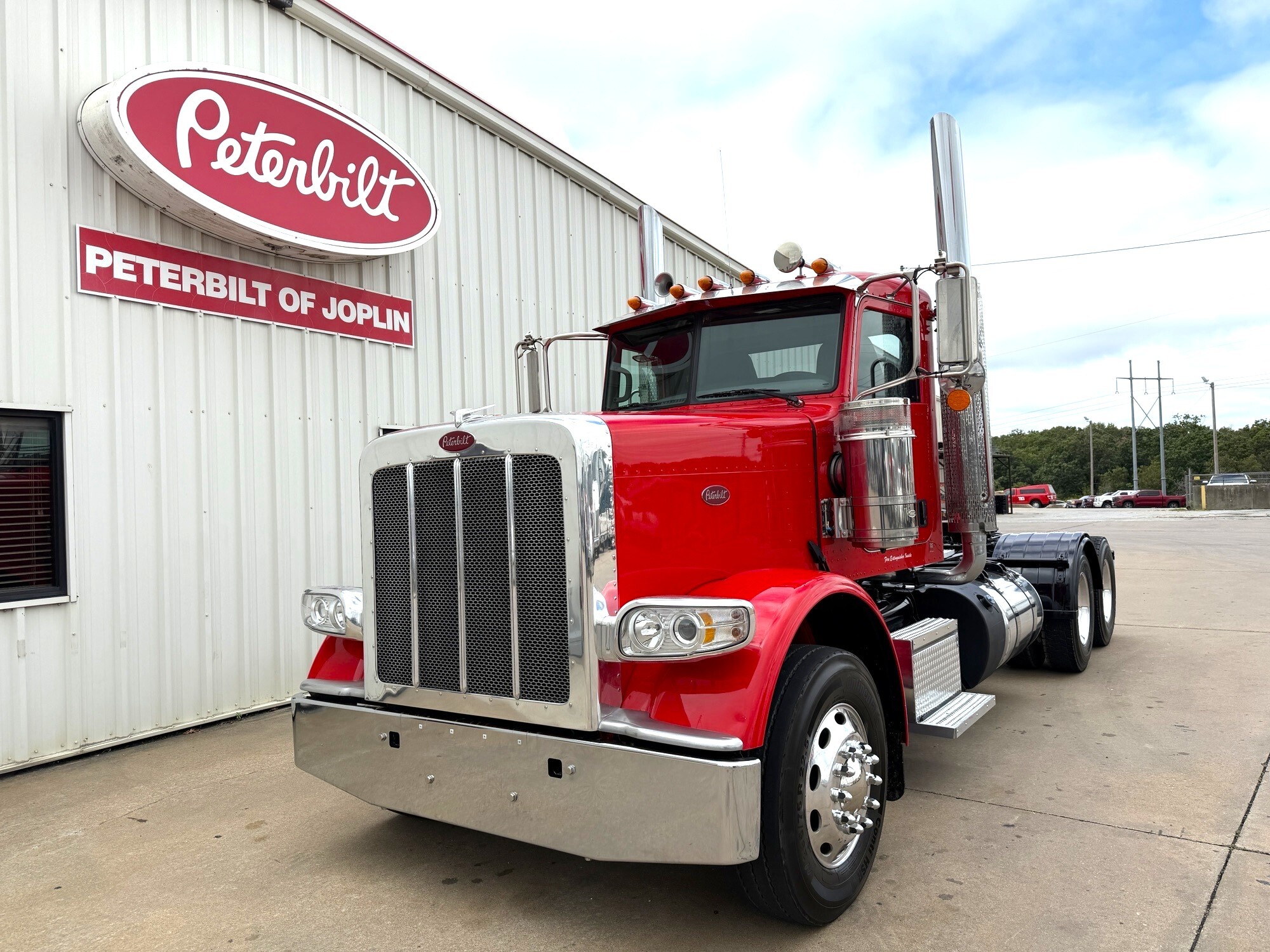 2023 PETERBILT 389 in Joplin, MO