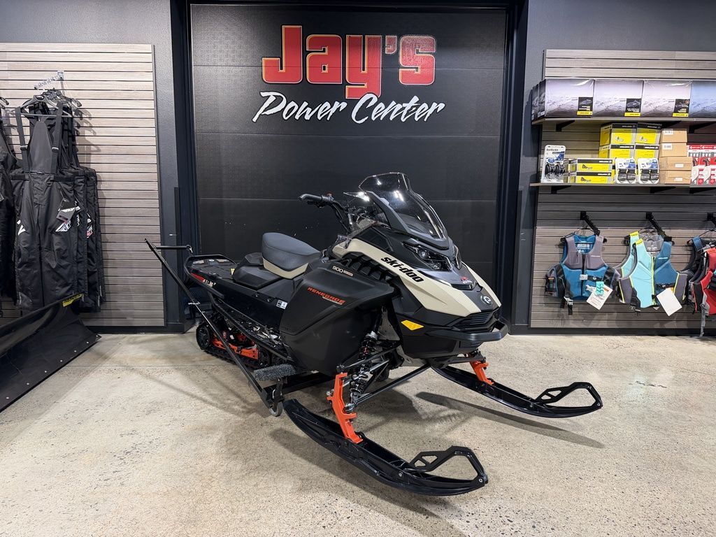 2027 Ski-Doo Renegade Adrenaline 900 ACE 137 ES S_Lev_4.5"_Arc-D ACE 900 in reedsburg WI