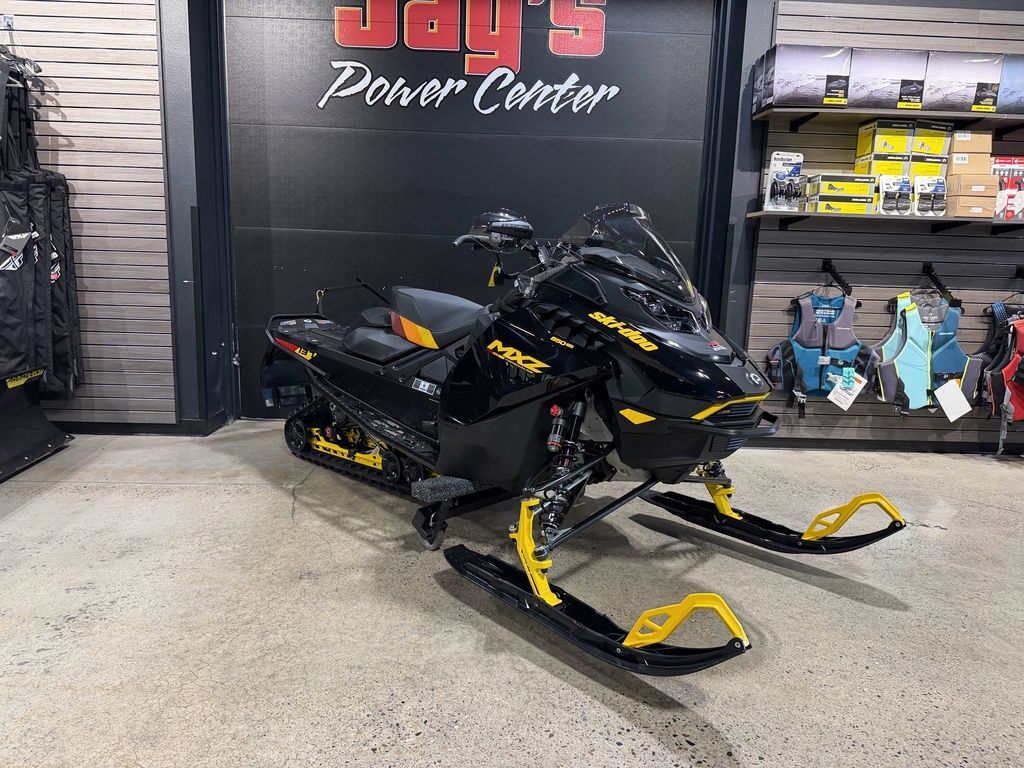 2027 Ski-Doo MXZ Adrenaline with Blizzard Package 850 E-TEC® 137 Ic 600R E-TEC 137 1.25 in reedsburg WI