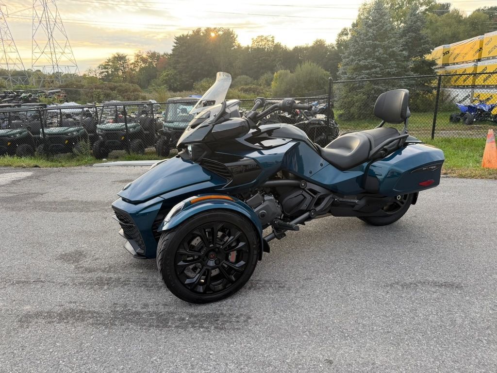 2024 Can-Am Spyder F3-T Rotax 1330 ACE Trike motorcycle