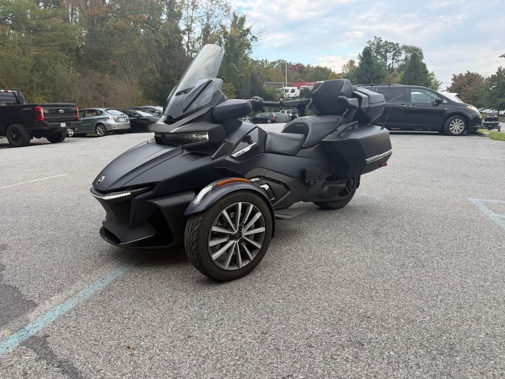 2022 Can-Am Spyder RT Sea-To-Sky Trike motorcycle