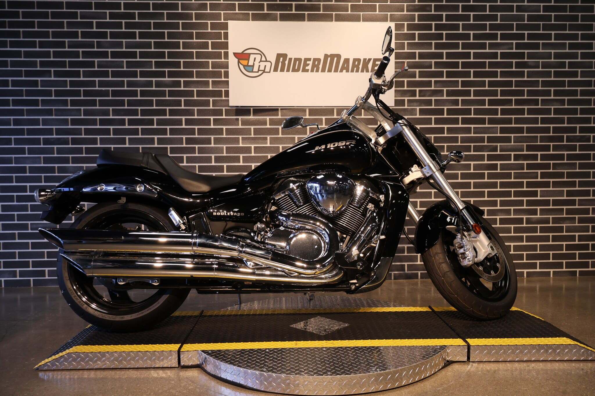 2025 Suzuki Boulevard M109R M109R in Ormond Beach, FL