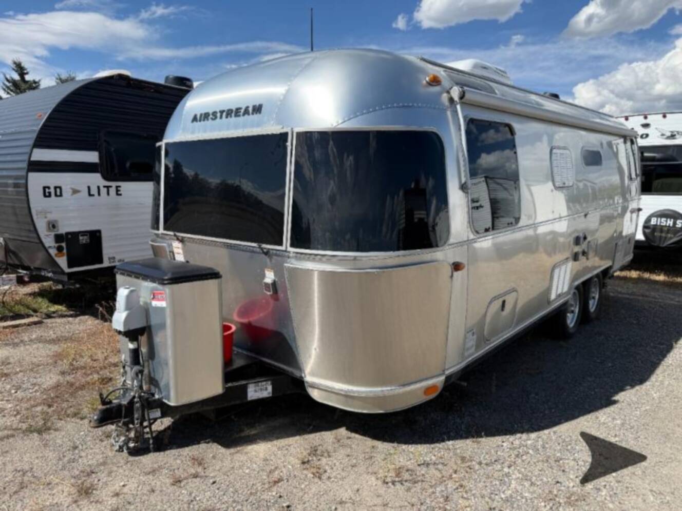 A photo of this 2019 Airstream International Signature 25RB