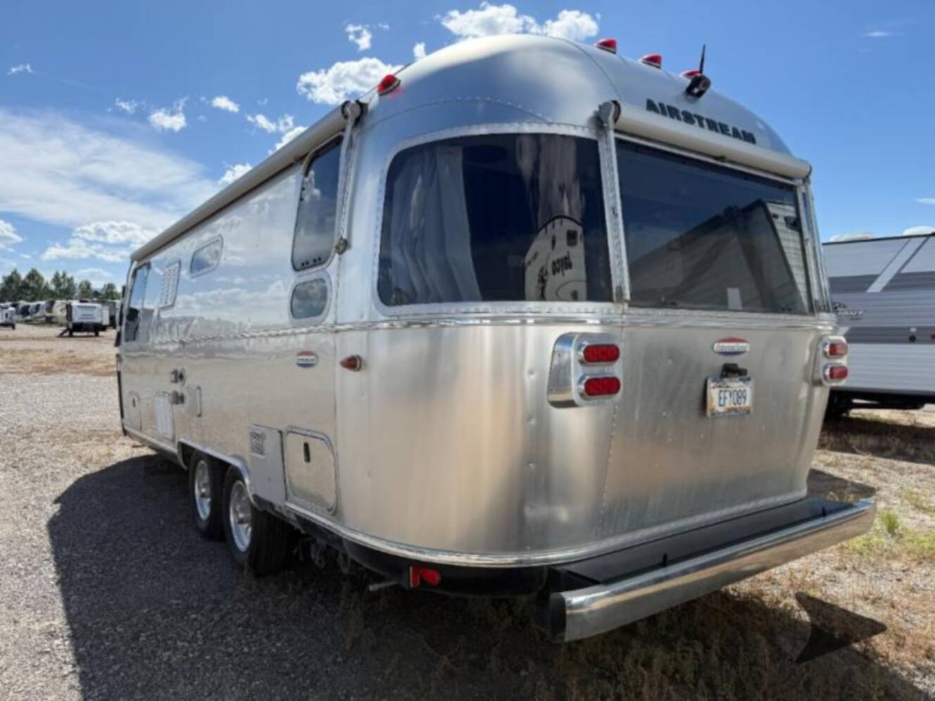 A photo of this 2019 Airstream International Signature 25RB
