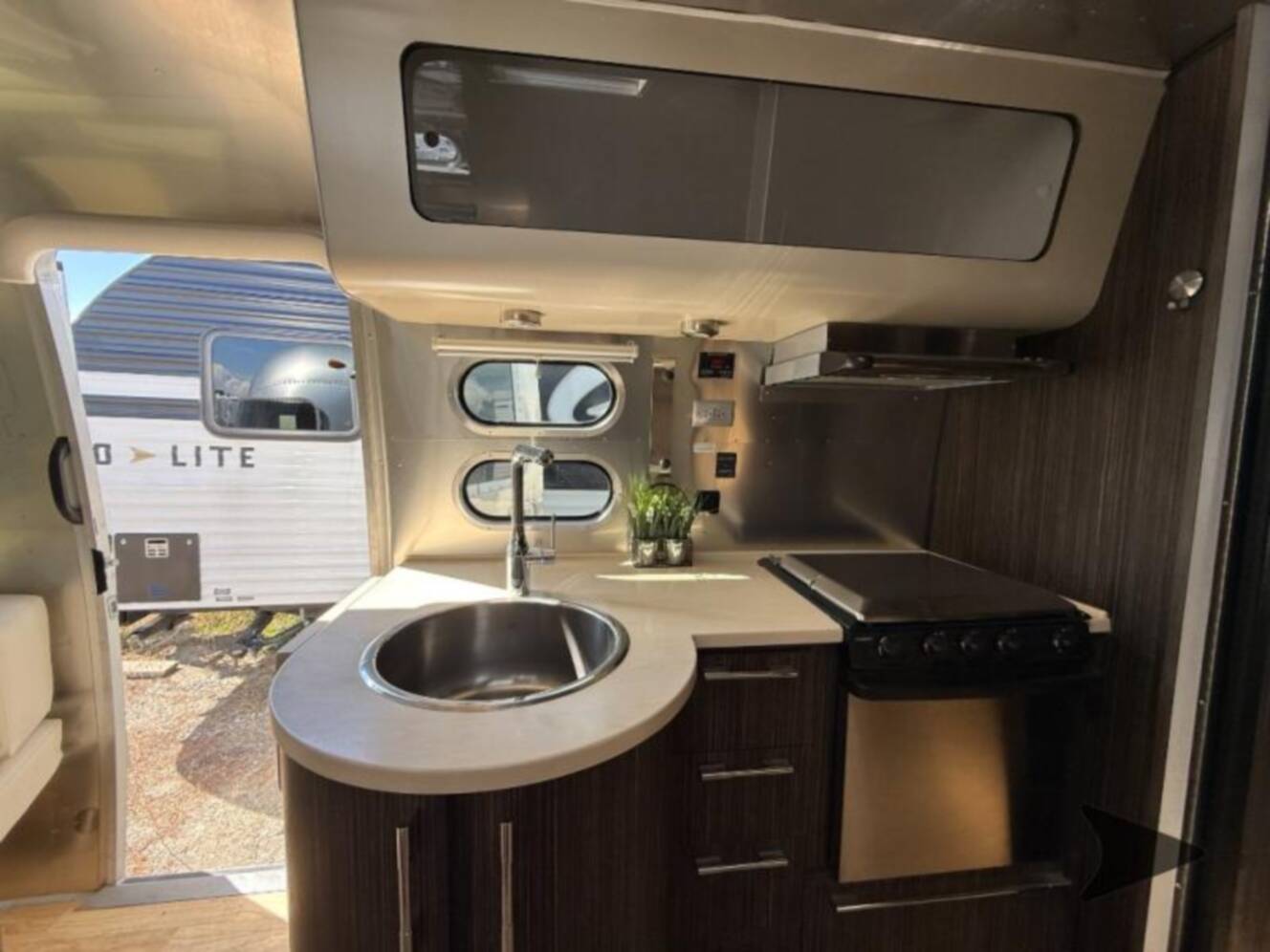A photo of this 2019 Airstream International Signature 25RB