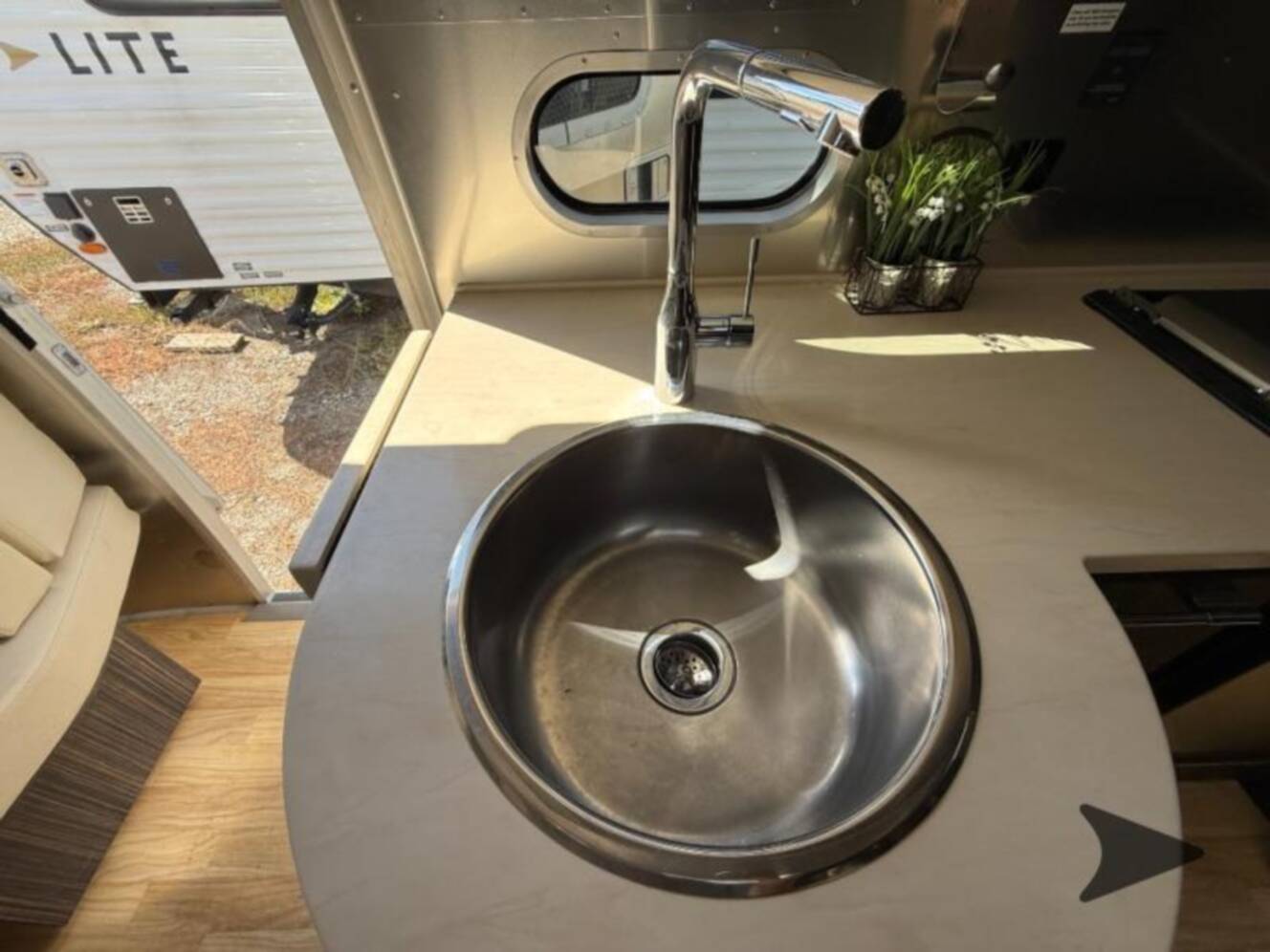 A photo of this 2019 Airstream International Signature 25RB