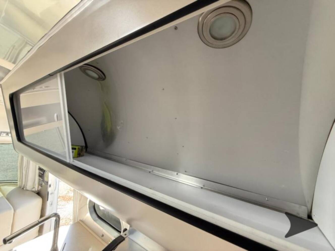 A photo of this 2019 Airstream International Signature 25RB