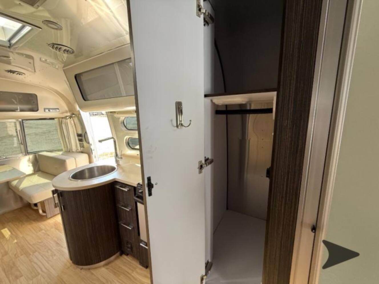 A photo of this 2019 Airstream International Signature 25RB