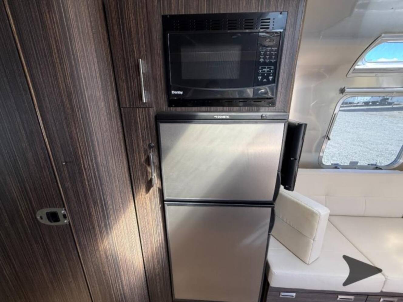 A photo of this 2019 Airstream International Signature 25RB
