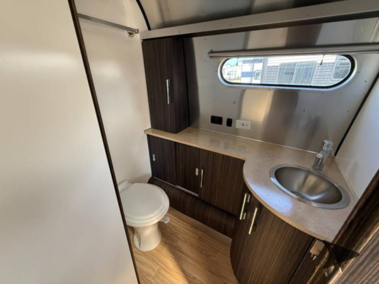 A photo of this 2019 Airstream International Signature 25RB