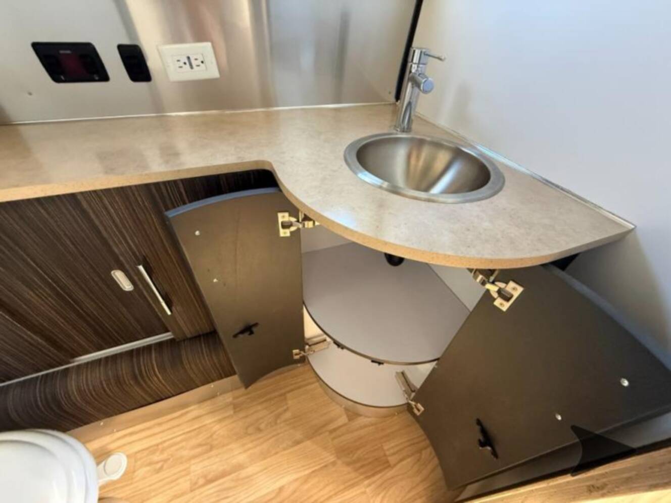 A photo of this 2019 Airstream International Signature 25RB