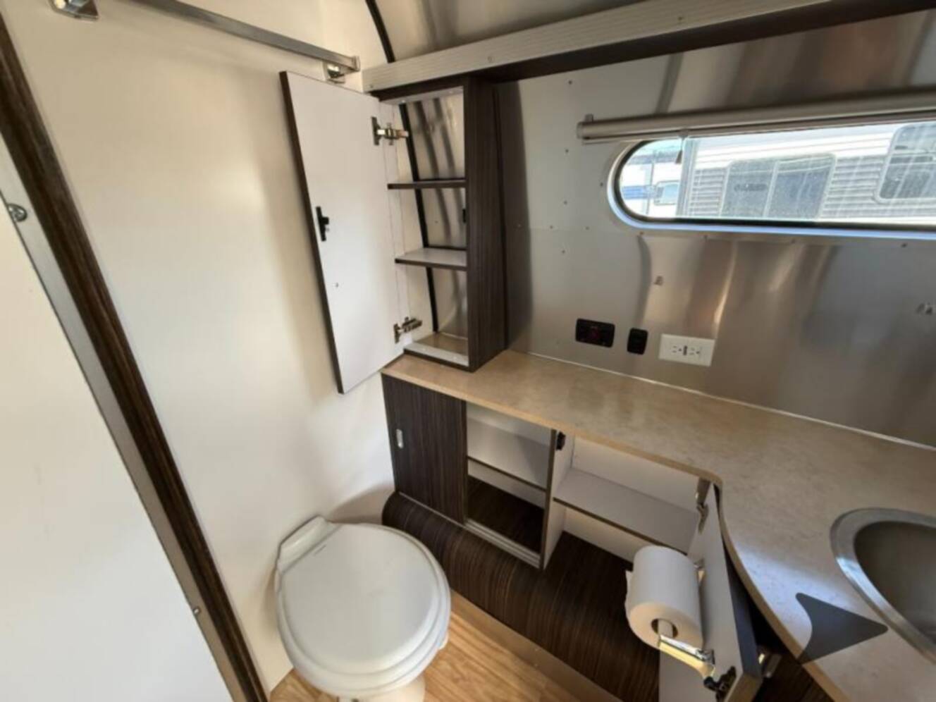 A photo of this 2019 Airstream International Signature 25RB