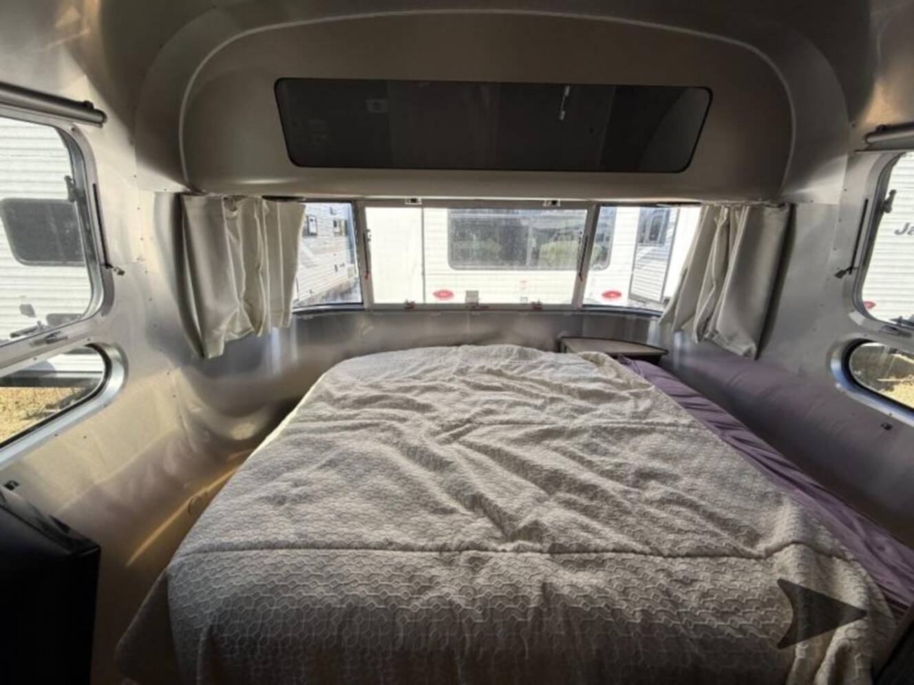 A photo of this 2019 Airstream International Signature 25RB