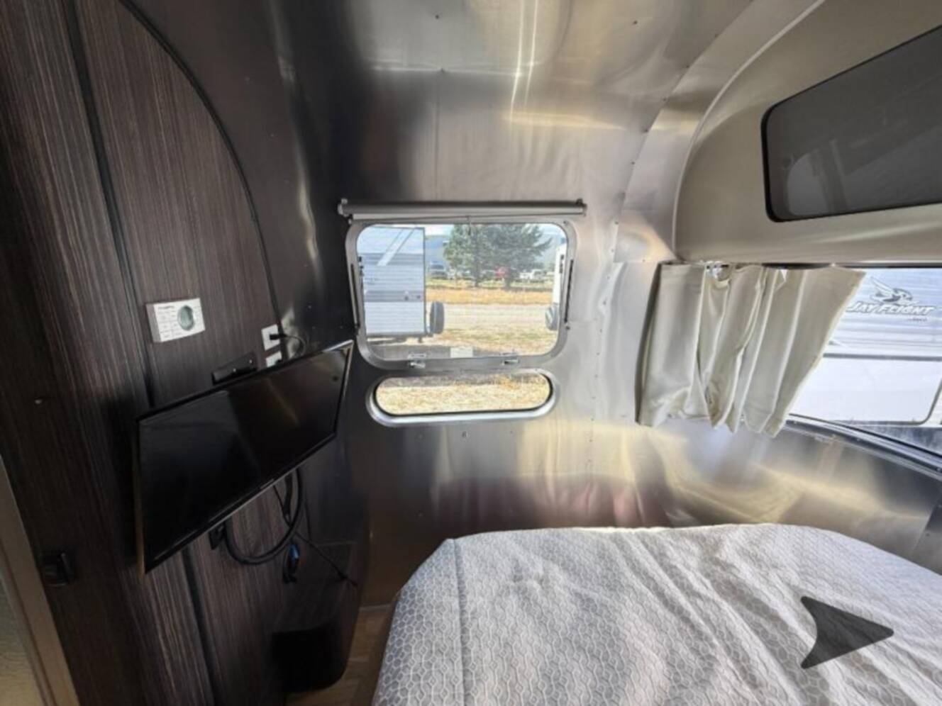 A photo of this 2019 Airstream International Signature 25RB