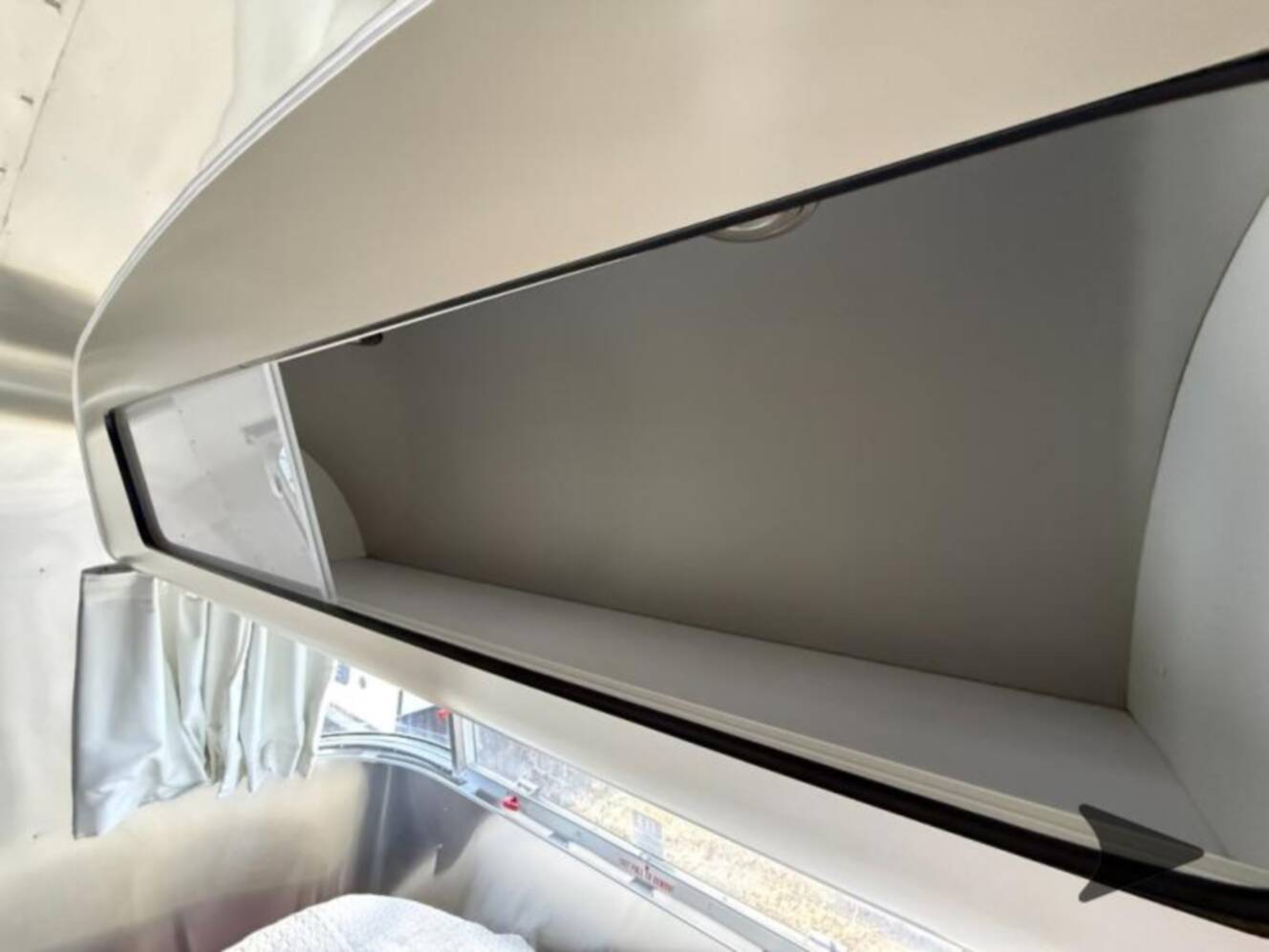 A photo of this 2019 Airstream International Signature 25RB