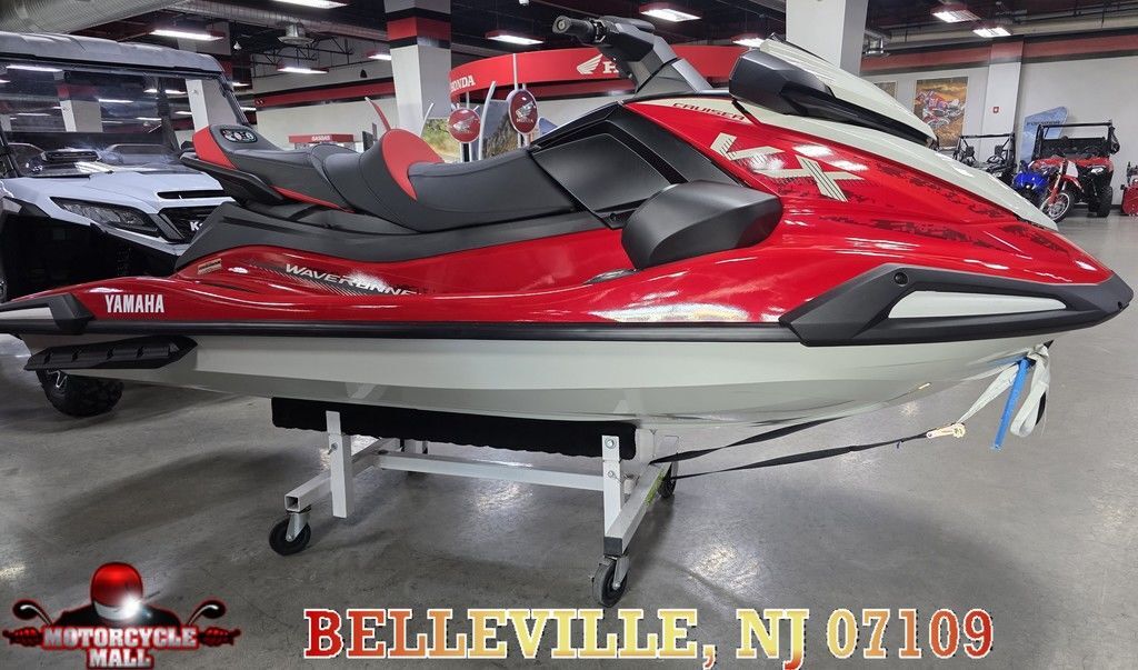 2026 Yamaha Waverunners VX Cruiser® with Audio Three Seater jet ski