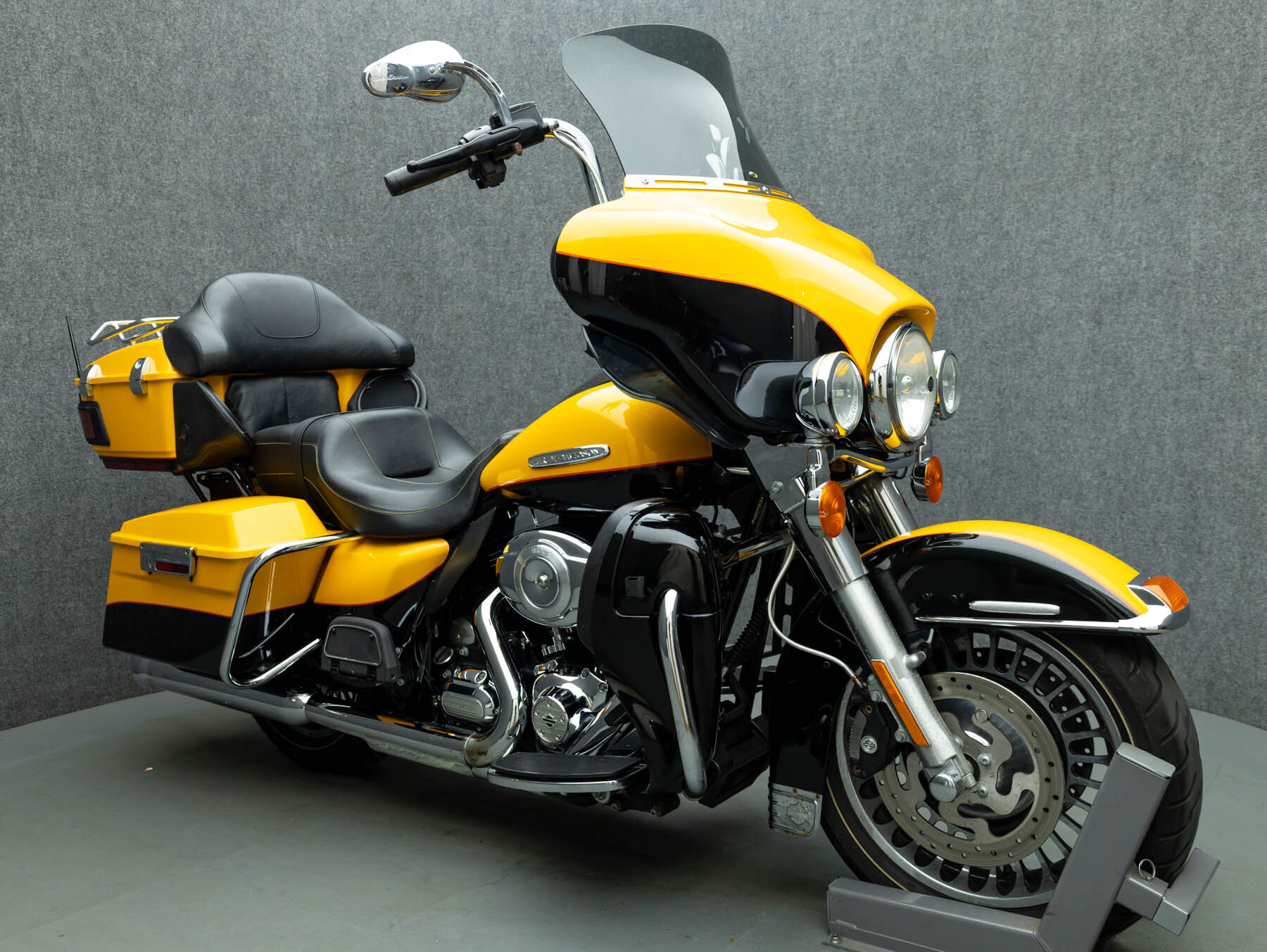 2013 Harley Davidson FLHTK ELECTRA GLIDE ULTRA LIMITED W/ABS FLHTK in Pembroke, NH