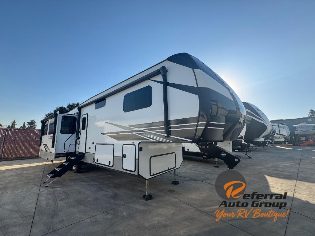 Used 2023 Kz Durango D 333RLT For Sale in Escalon, CA - 5042470563