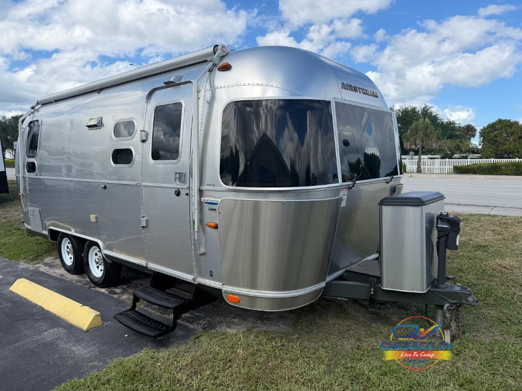 2015 Airstream International Signature 23D in stuart FL