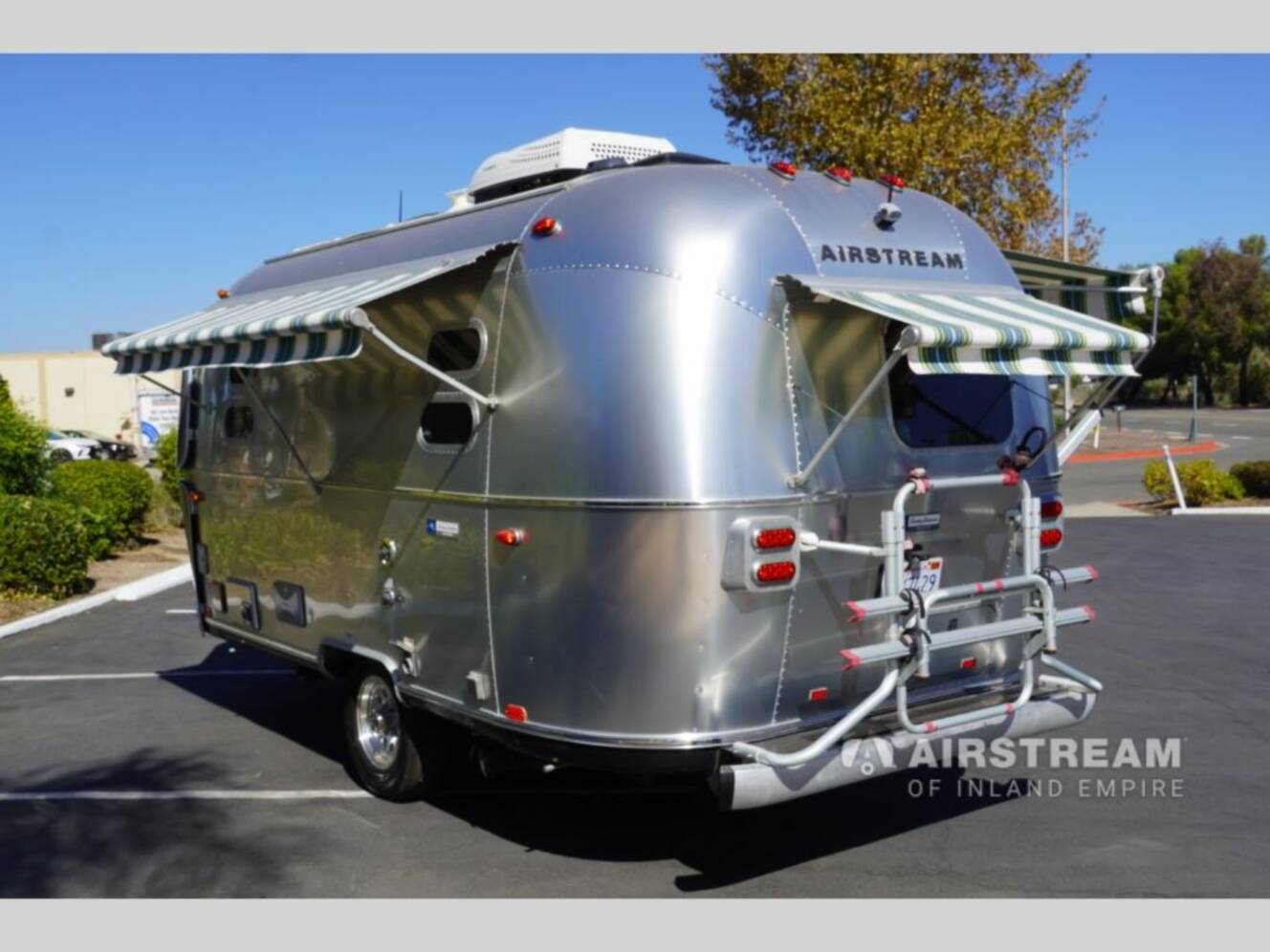 A photo of this 2018 Airstream TOMMY BAHAMA 19CB