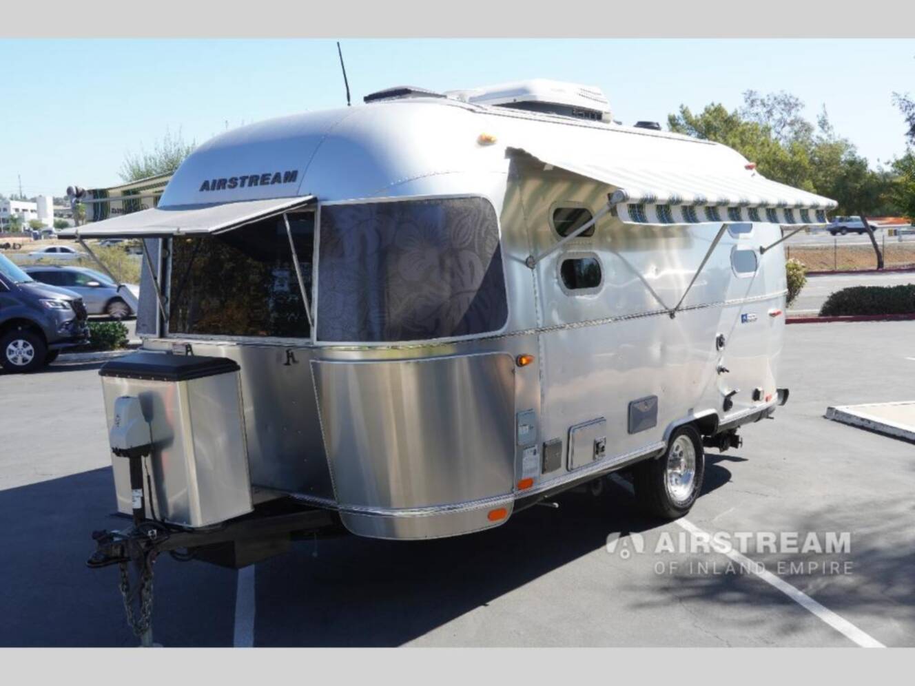 A photo of this 2018 Airstream TOMMY BAHAMA 19CB