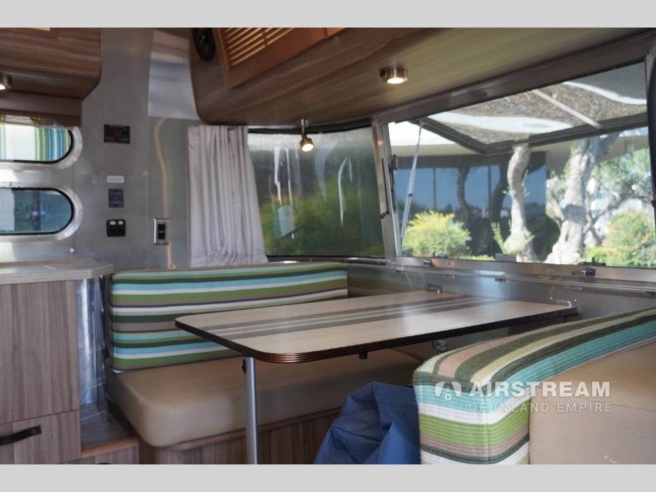 A photo of this 2018 Airstream TOMMY BAHAMA 19CB