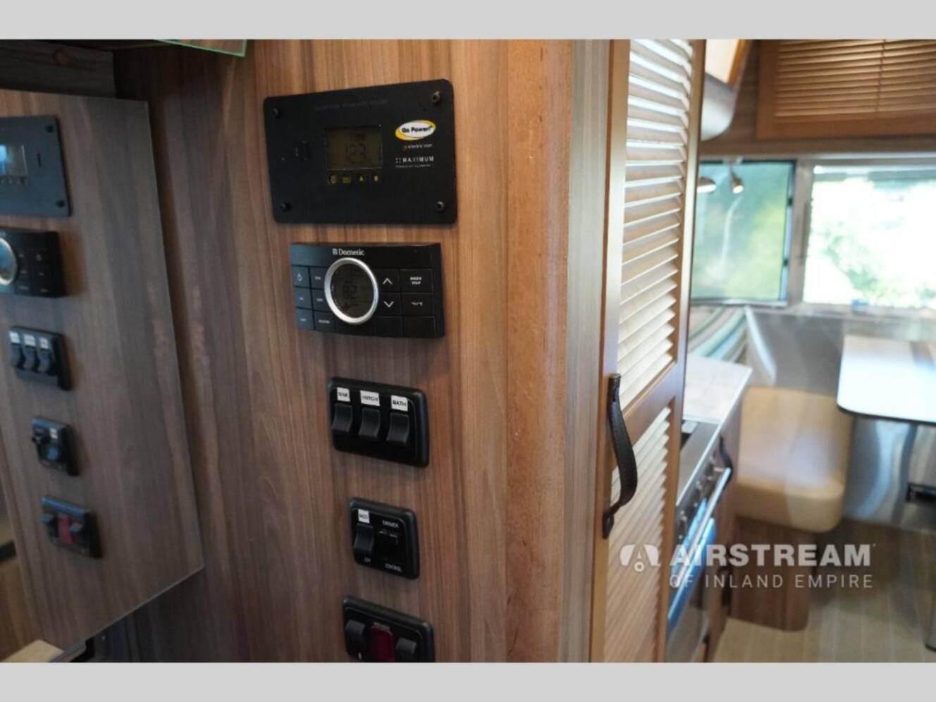 A photo of this 2018 Airstream TOMMY BAHAMA 19CB