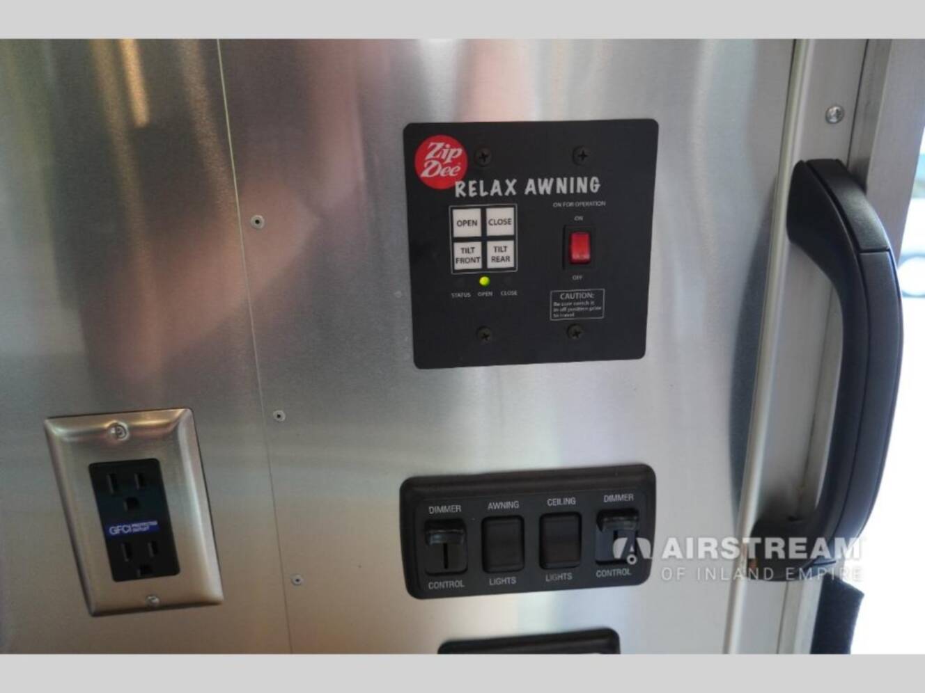 A photo of this 2018 Airstream TOMMY BAHAMA 19CB
