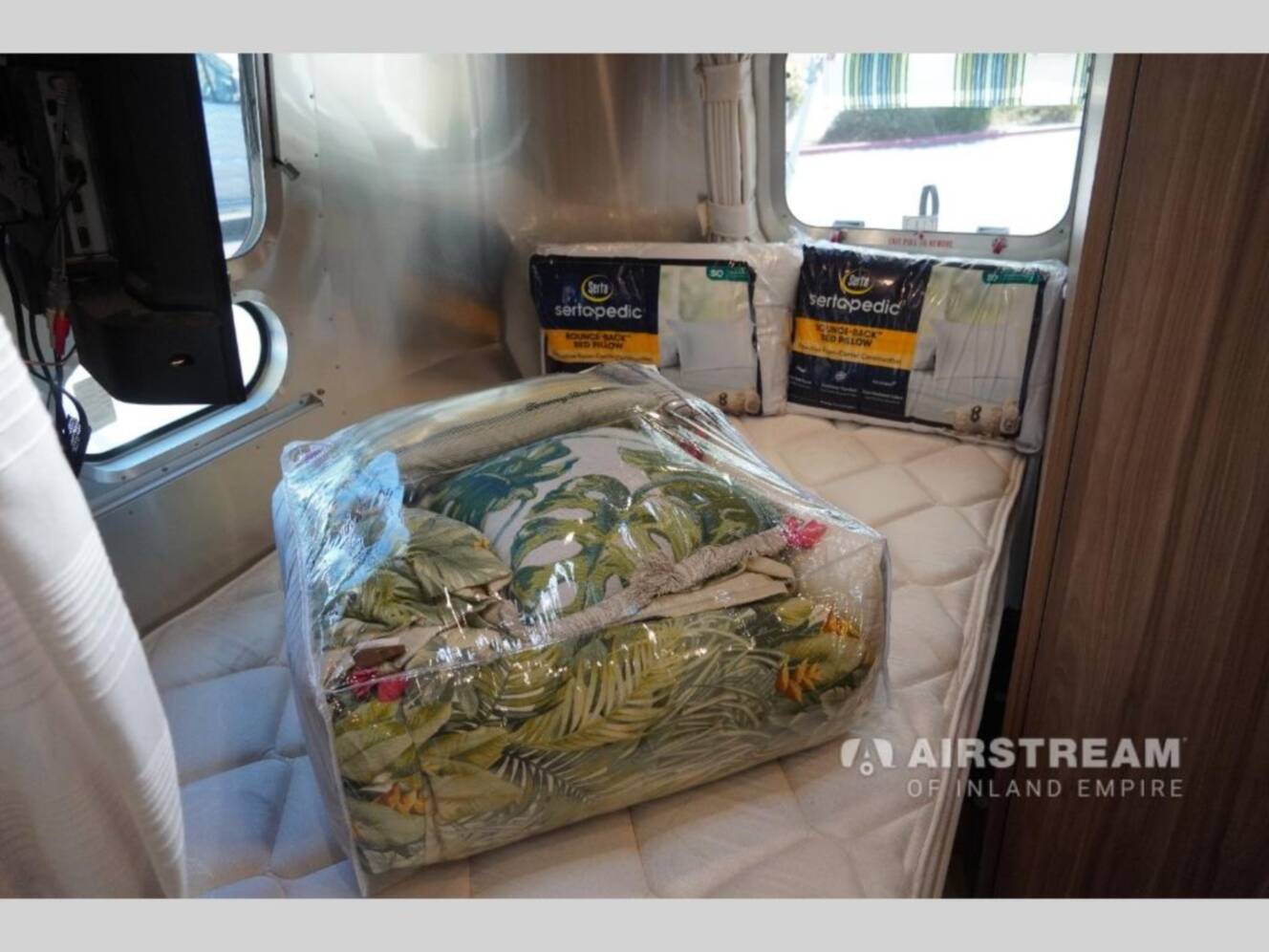 A photo of this 2018 Airstream TOMMY BAHAMA 19CB