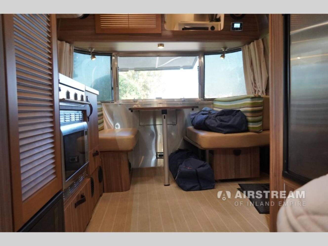 A photo of this 2018 Airstream TOMMY BAHAMA 19CB