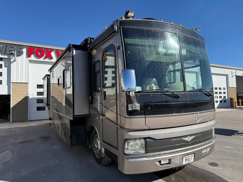 2005 Fleetwood Discovery 39L RV