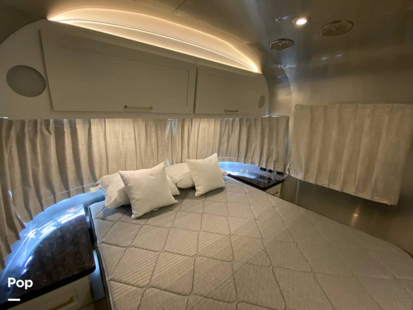 A photo of this 2025 Airstream Classic 30RB