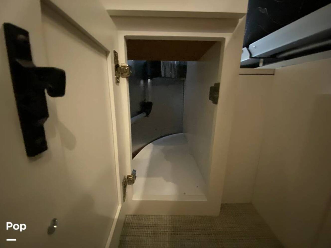 A photo of this 2025 Airstream Classic 30RB