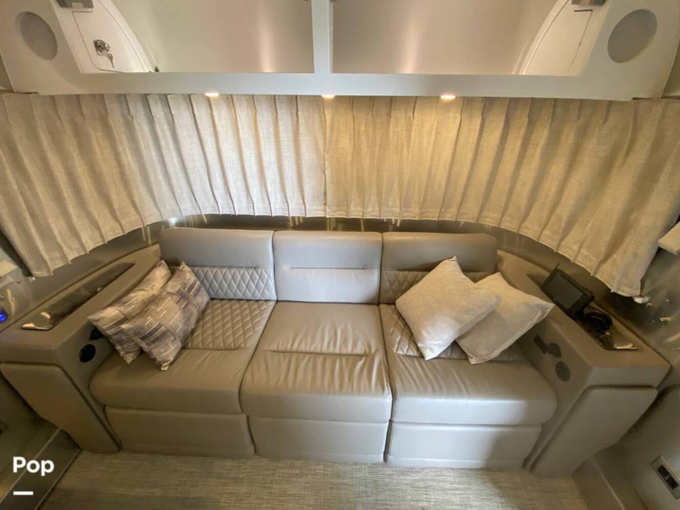 A photo of this 2025 Airstream Classic 30RB