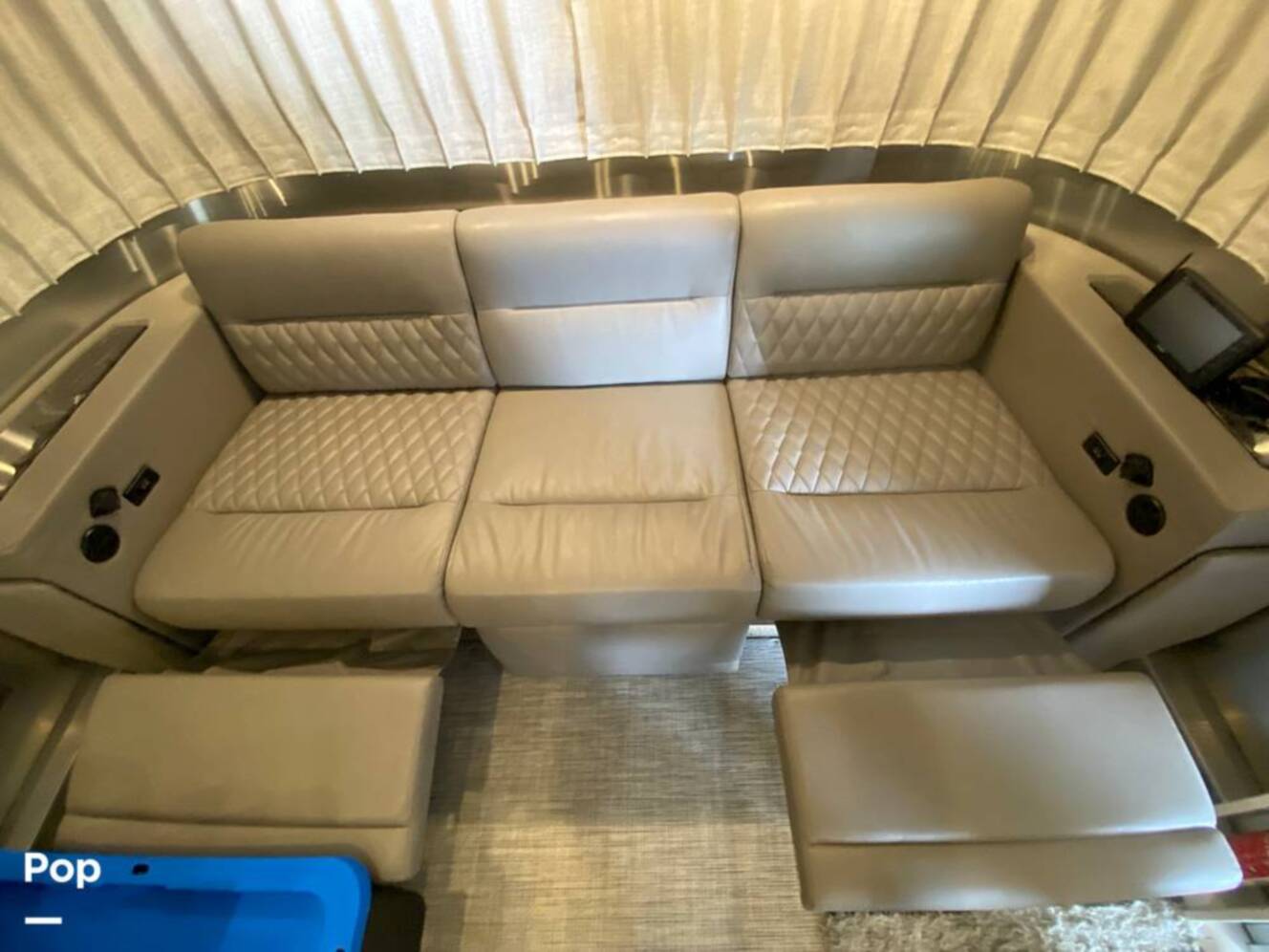 A photo of this 2025 Airstream Classic 30RB