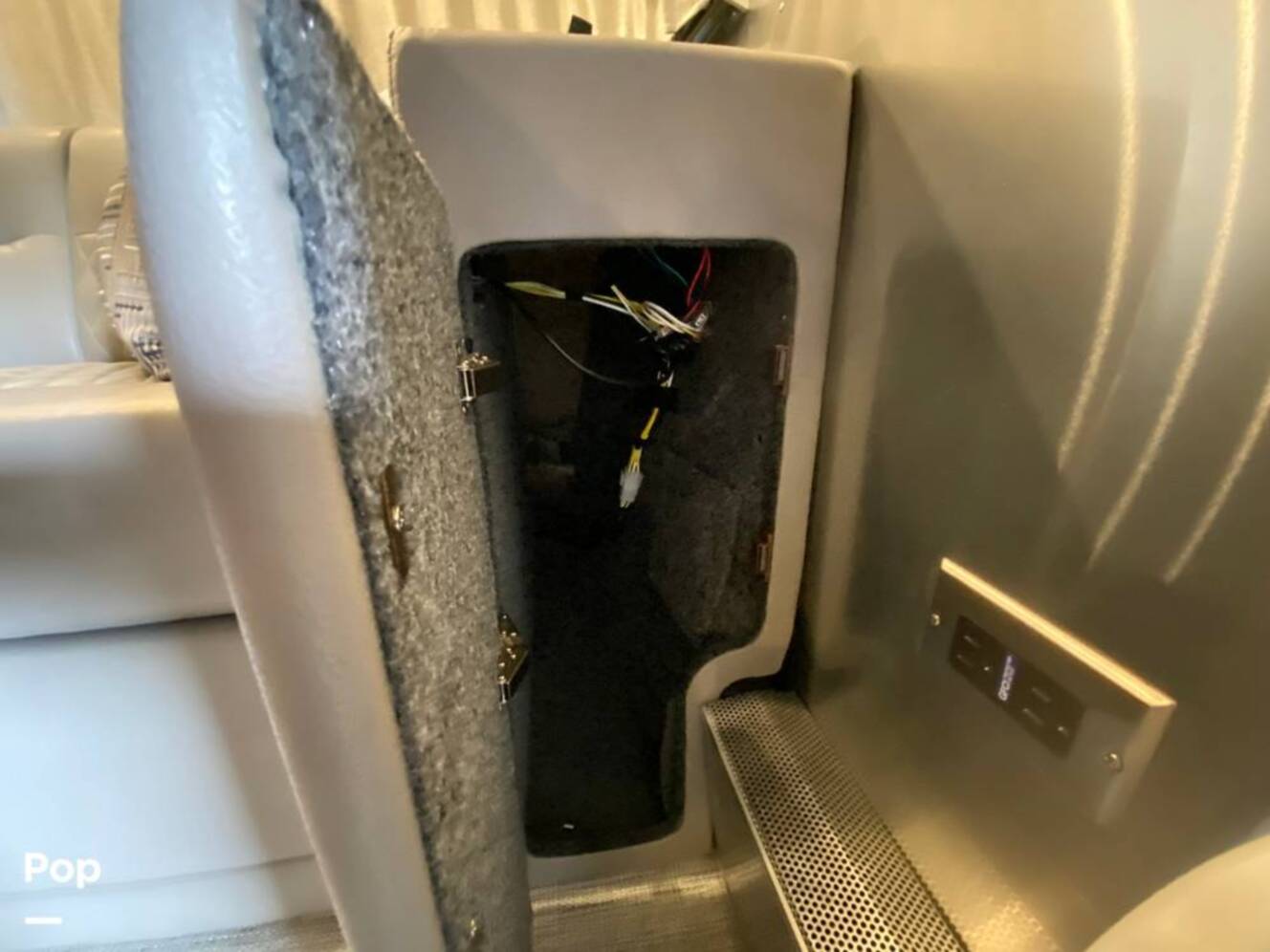 A photo of this 2025 Airstream Classic 30RB