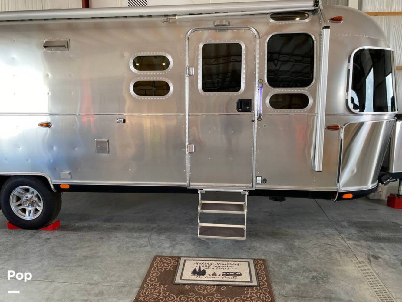 A photo of this 2025 Airstream Classic 30RB